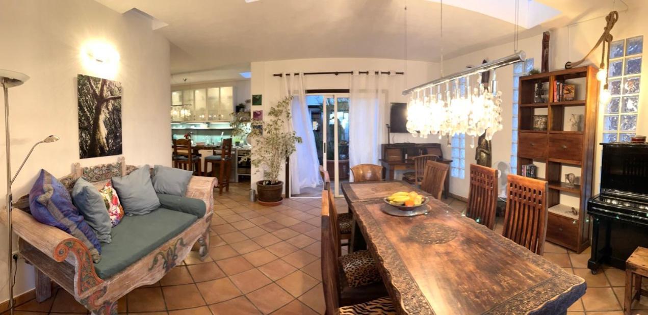 La Galeria *